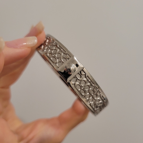 Coach braclet - Picture 3 of 3